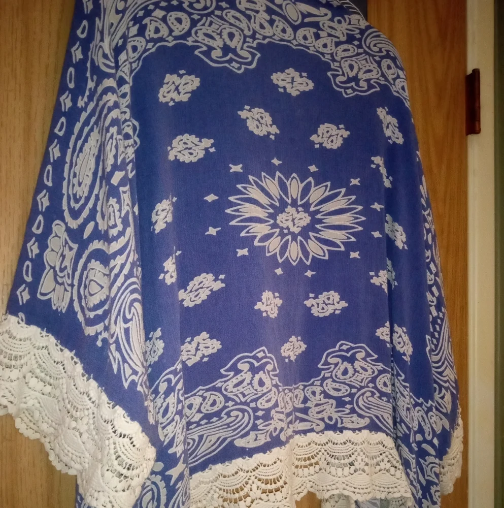 Bohemian lightweight cover up - Picture 2 of 2